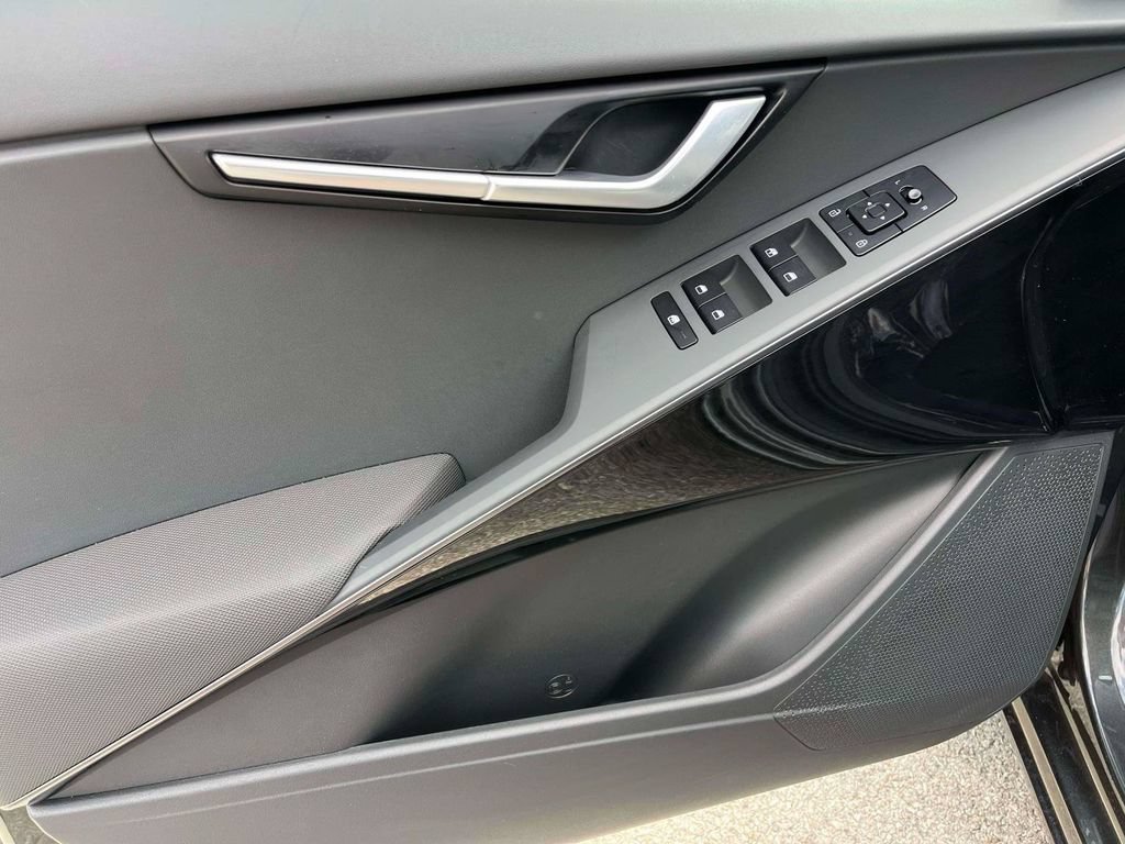 Certified 2025 Kia Niro EX FWD image 14