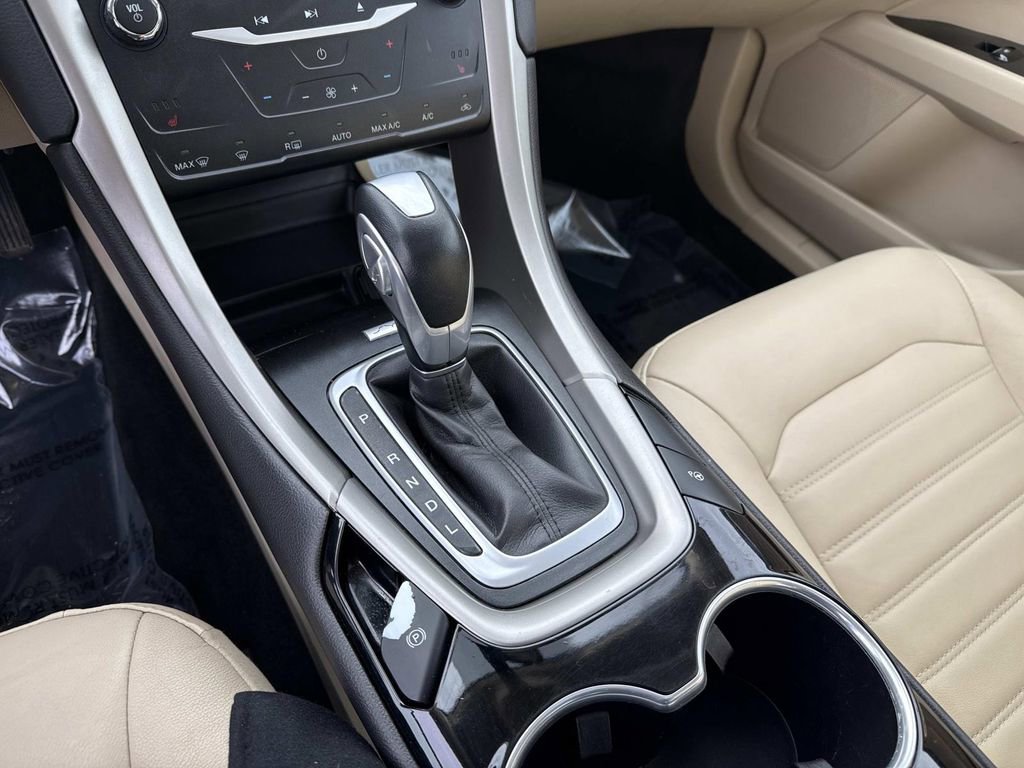 Used 2015 Ford Fusion SE w/ Equipment Group 502A image 14