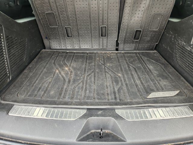 Used 2022 Chevrolet Suburban Z71 w/ Luxury Package AWD/4WD image 34