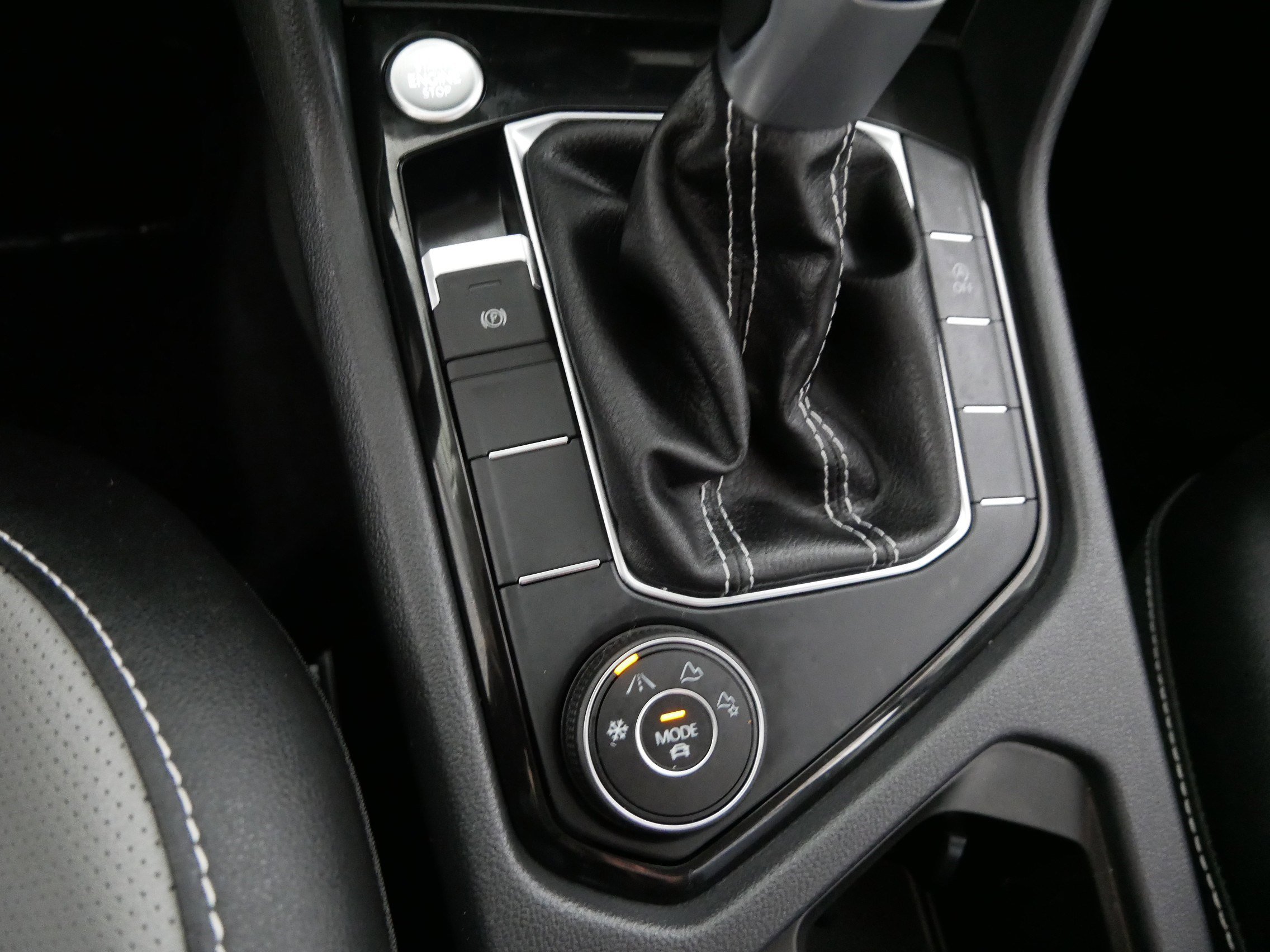 Used 2023 Volkswagen Taos SEL image 29