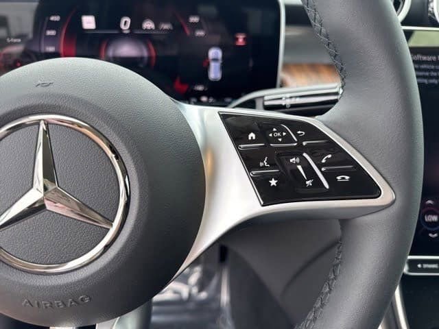 New 2025 Mercedes-Benz GLC 350e 4MATIC image 14