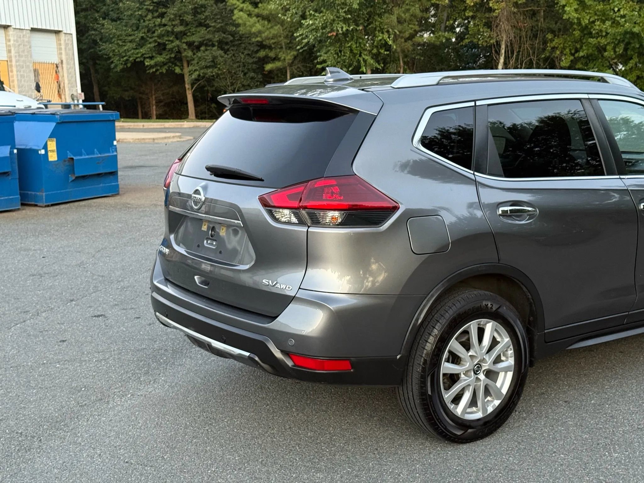 Used 2020 Nissan Rogue SV image 4