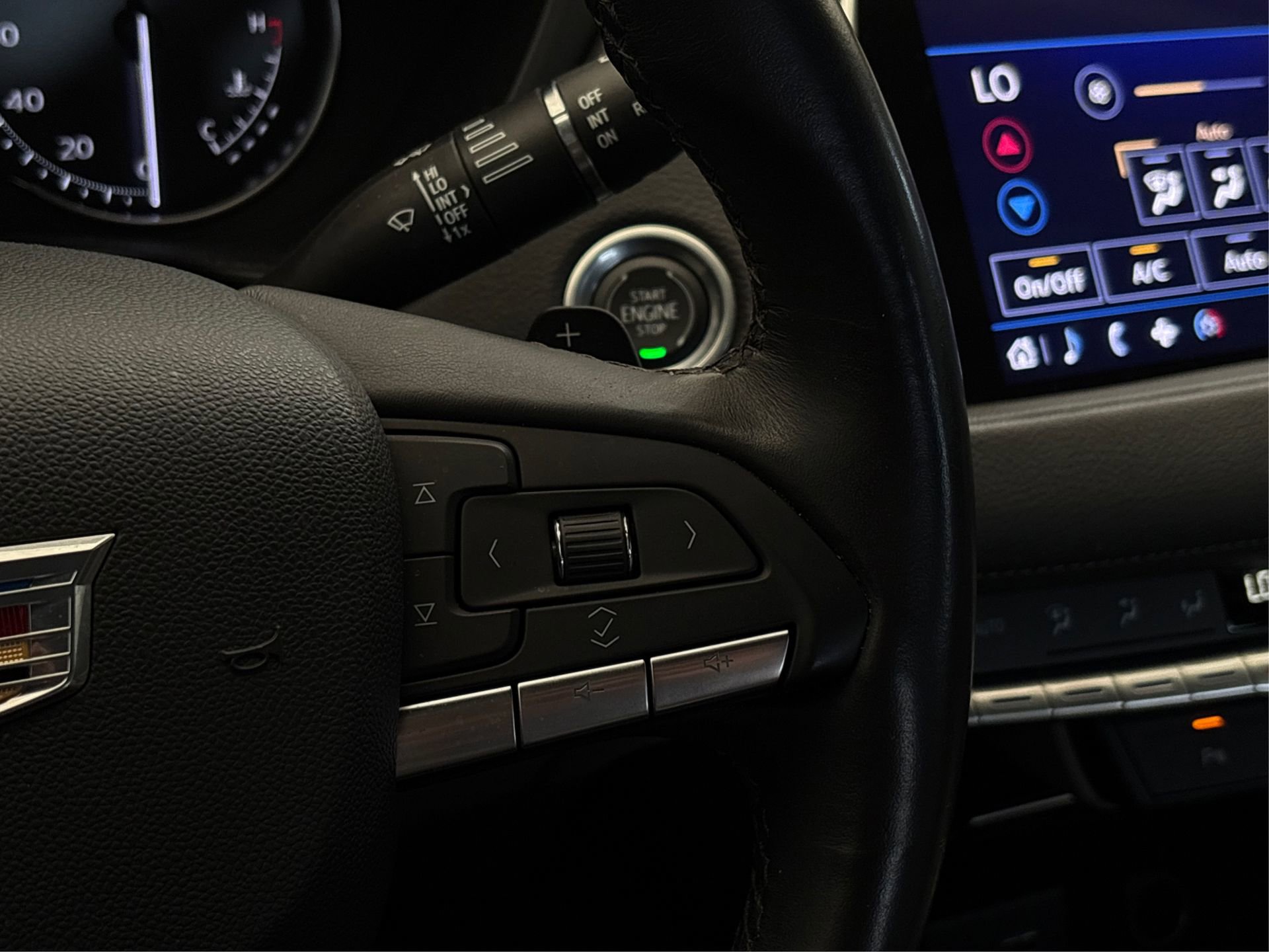 Certified 2023 Cadillac XT4 Luxury w/ Driver Awareness Package image 32