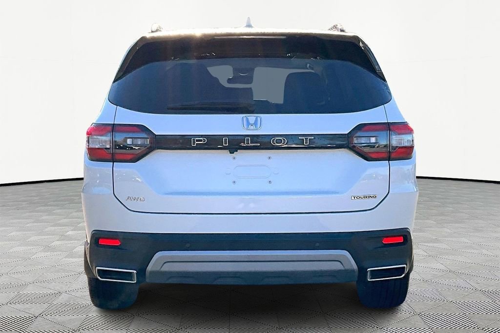 Used 2025 Honda Pilot Touring image 7