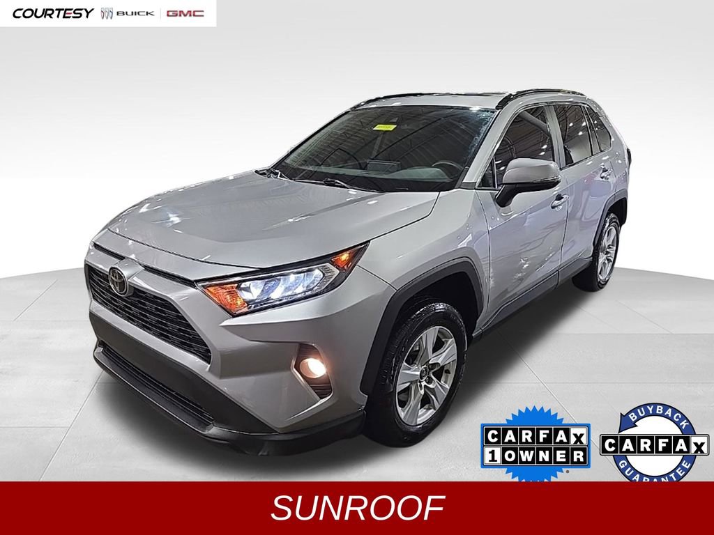 Used 2021 Toyota RAV4 XLE w/ Convenience Package FWD image 1