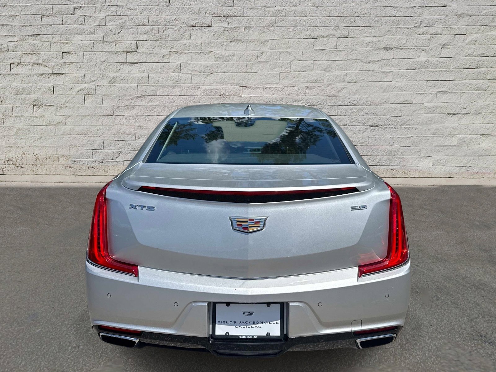Used 2018 Cadillac XTS Luxury FWD image 4