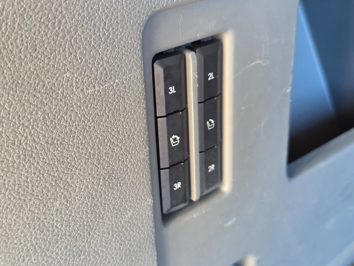 Used 2018 Lincoln Navigator L Select w/ Technology Package RWD image 21
