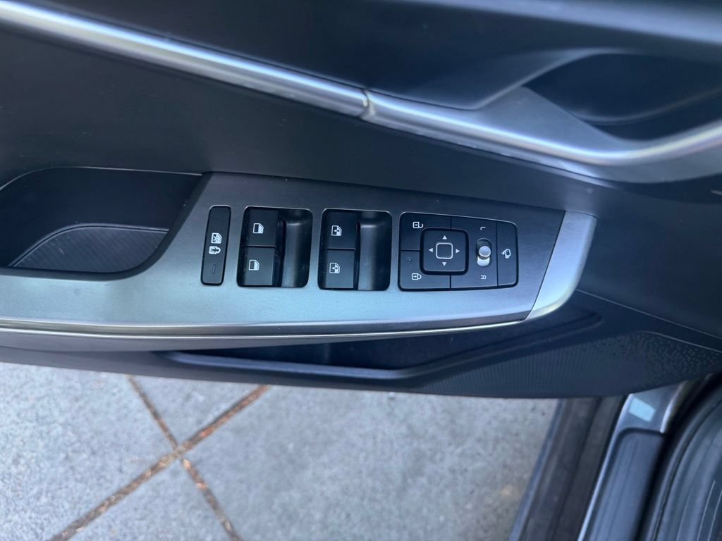 Used 2024 Kia EV6 Light AWD/4WD image 10