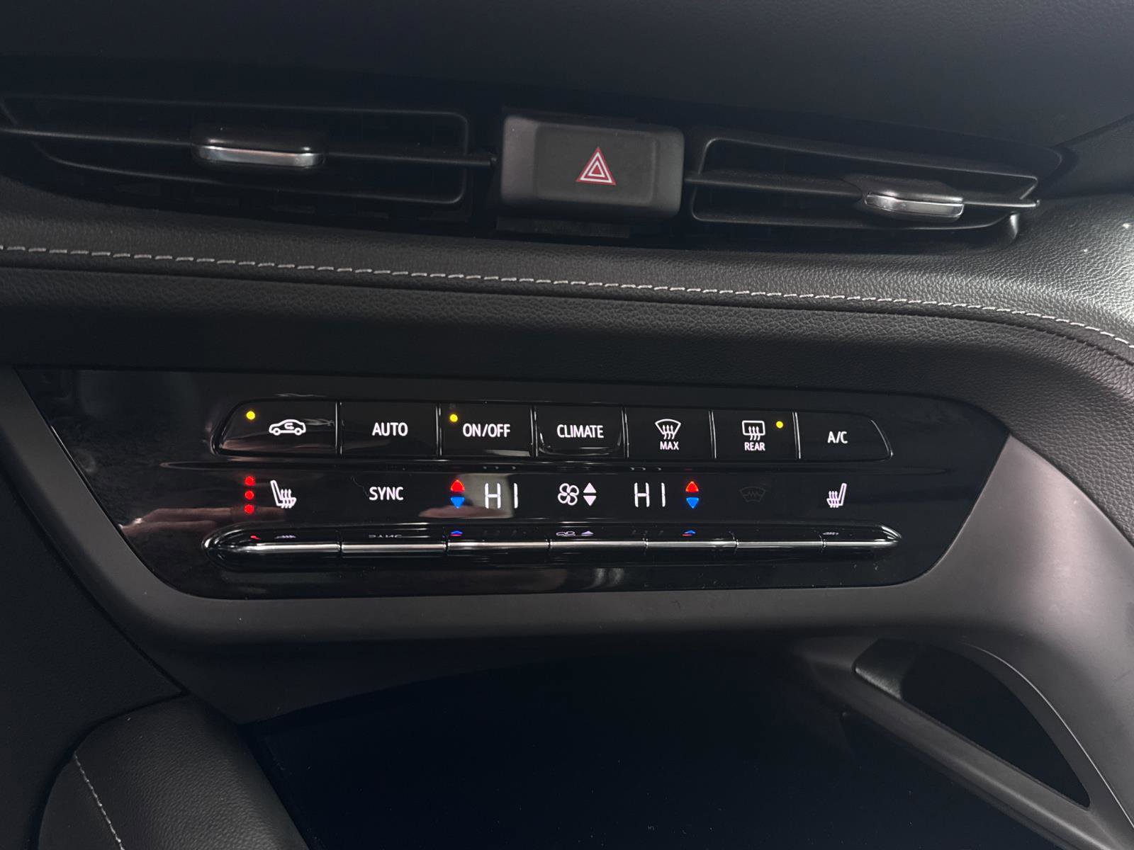 Used 2023 Buick Envision Preferred image 21