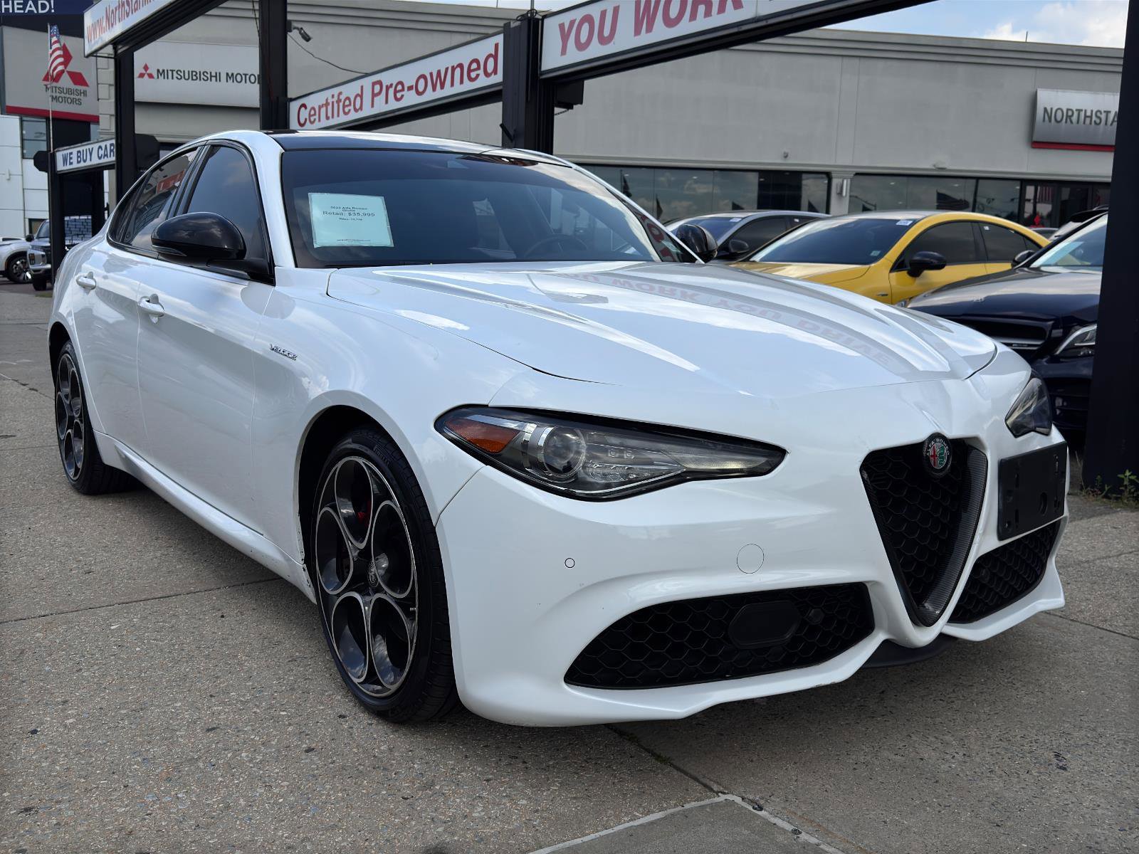 Used 2023 Alfa Romeo Giulia Veloce image 3