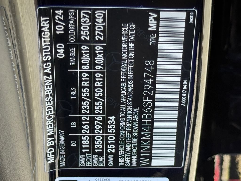 Used 2025 Mercedes-Benz GLC 300 4MATIC image 27