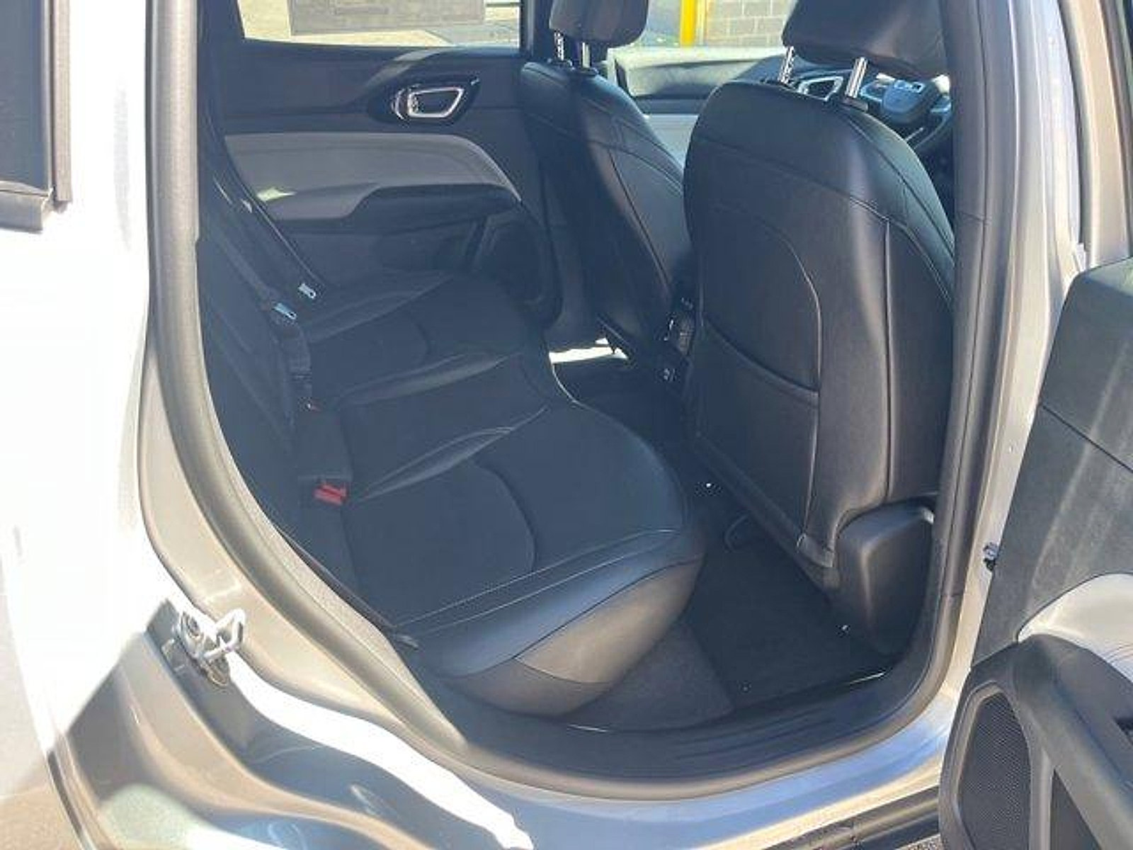 New 2026 Jeep Compass Limited image 18