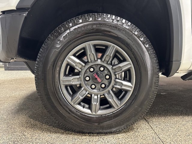 Used 2025 GMC Sierra 1500 AT4X image 4