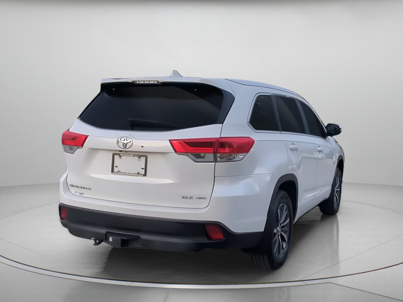 Used 2017 Toyota Highlander XLE AWD/4WD image 26