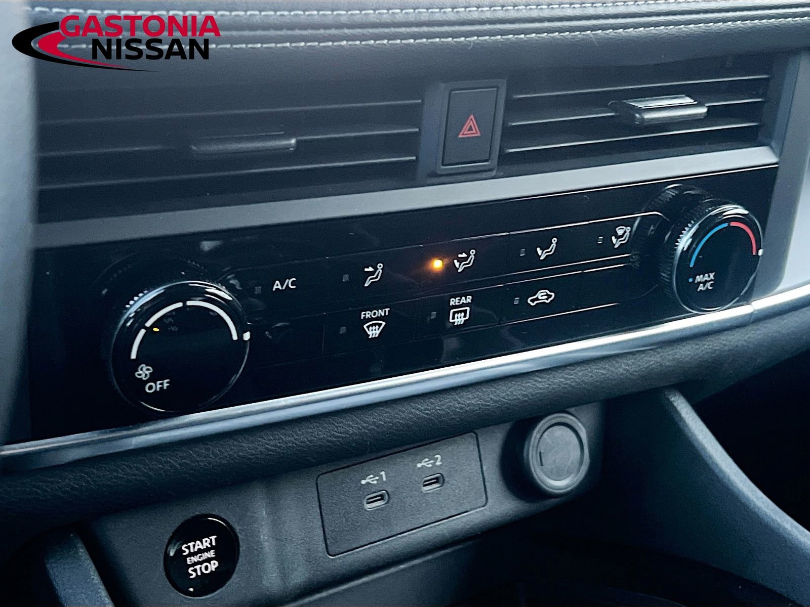 Used 2024 Nissan Rogue S image 19