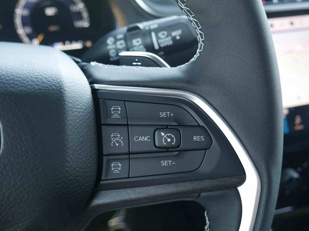 New 2025 Jeep Grand Cherokee Limited image 42