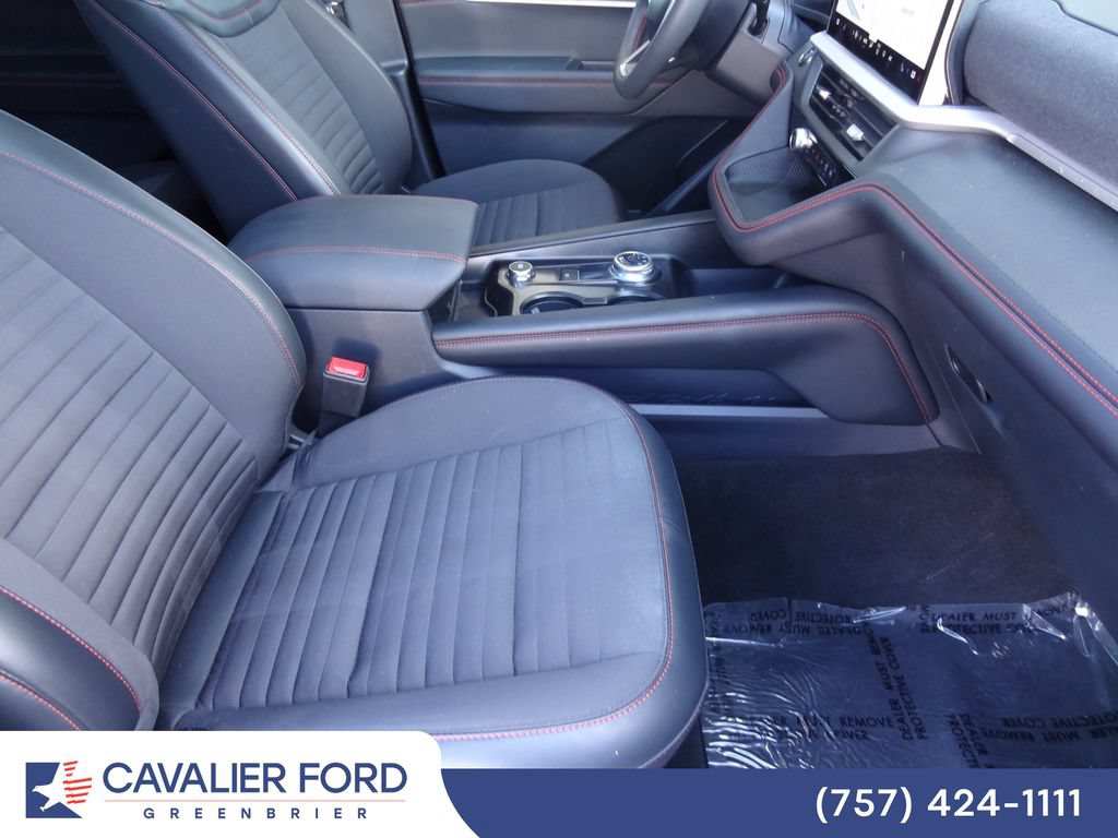 Used 2026 Ford Explorer ST-Line w/ ST-Line Street Pack AWD/4WD image 17
