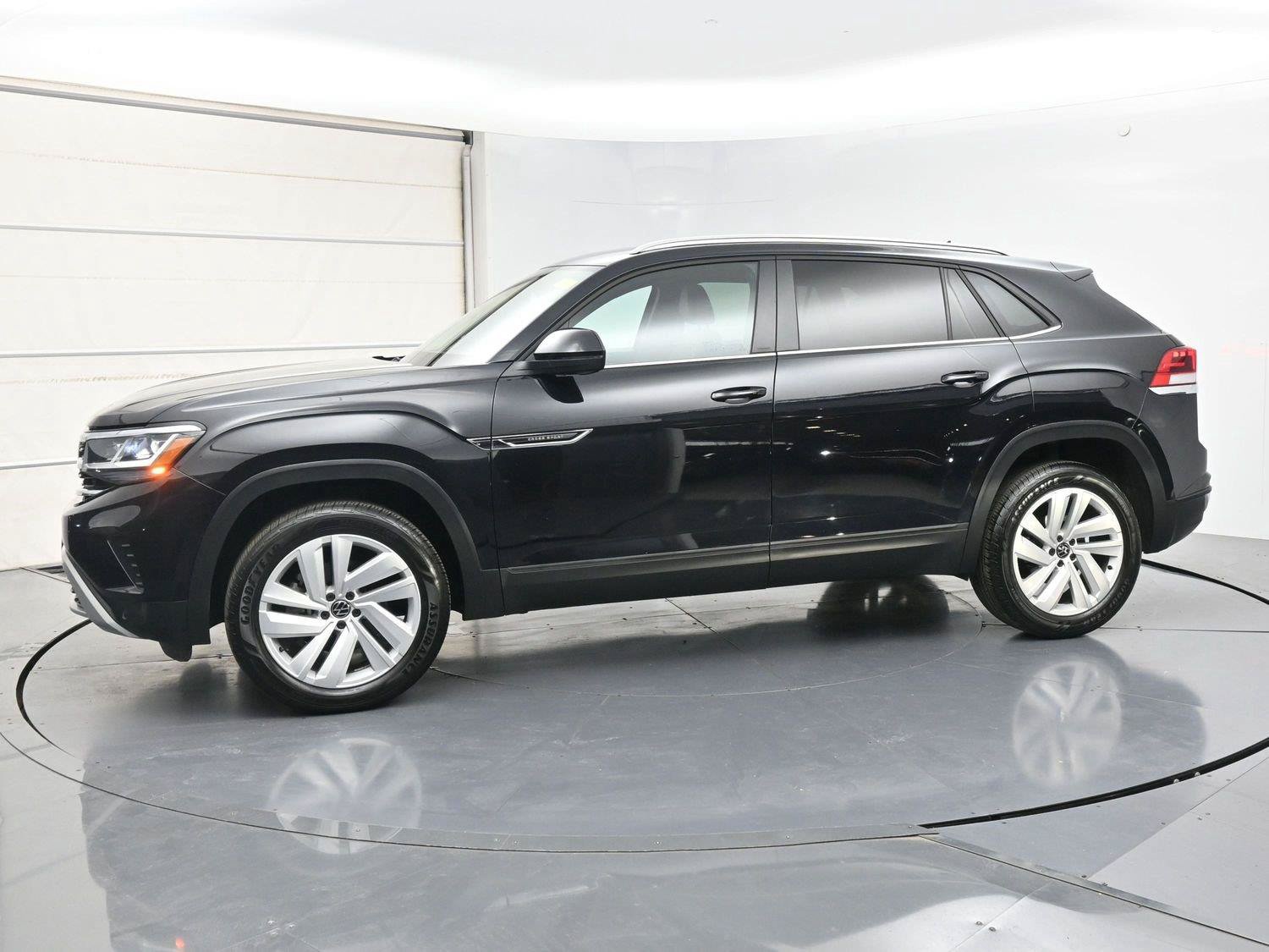Used 2023 Volkswagen Atlas Cross Sport SE w/ Panoramic Sunroof Package AWD/4WD image 22