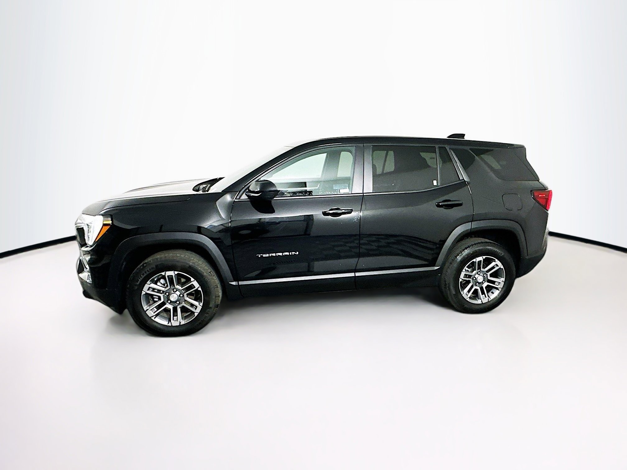 Used 2025 GMC Terrain Elevation image 4