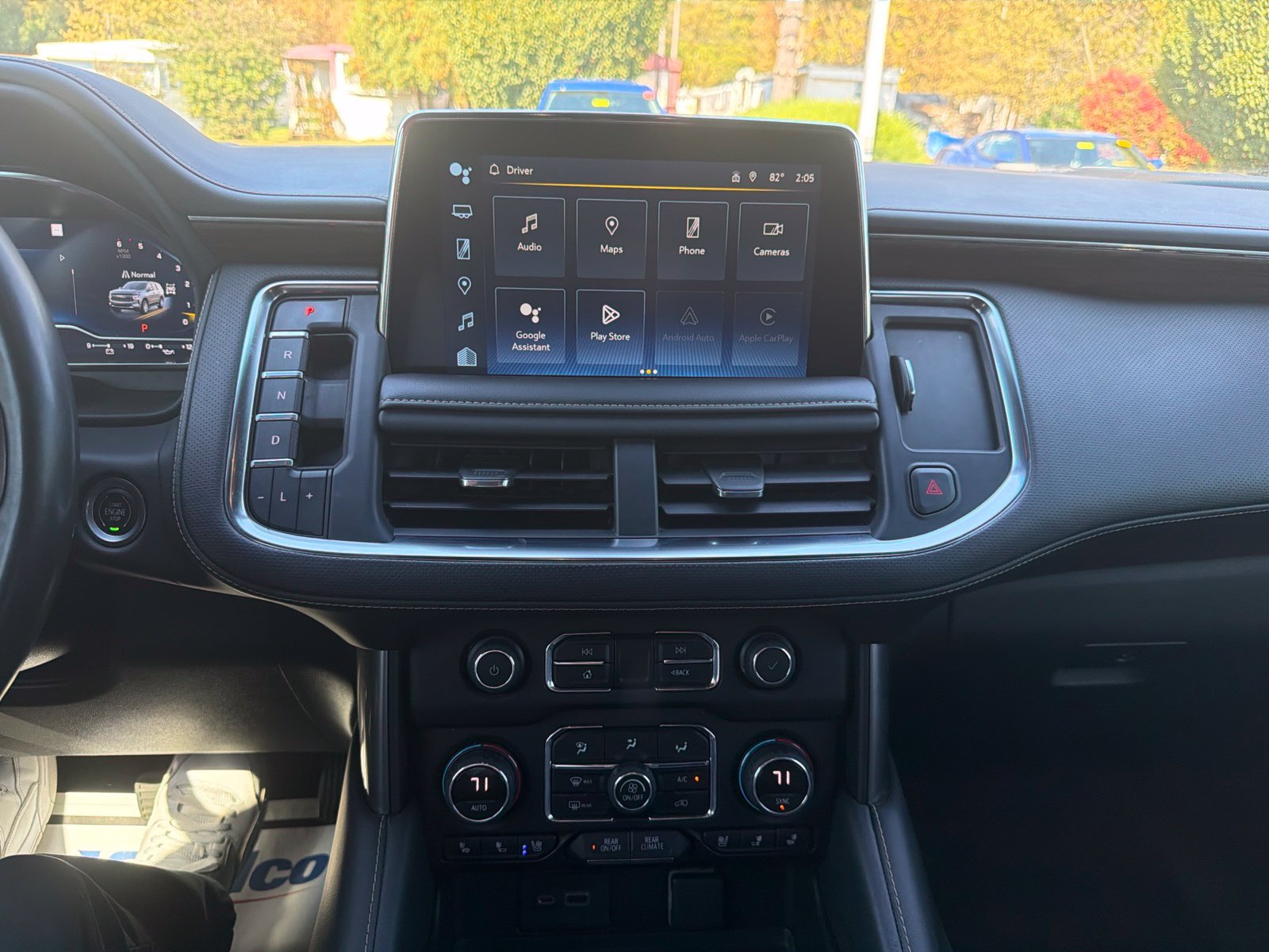 Used 2022 Chevrolet Suburban Premier AWD/4WD image 11