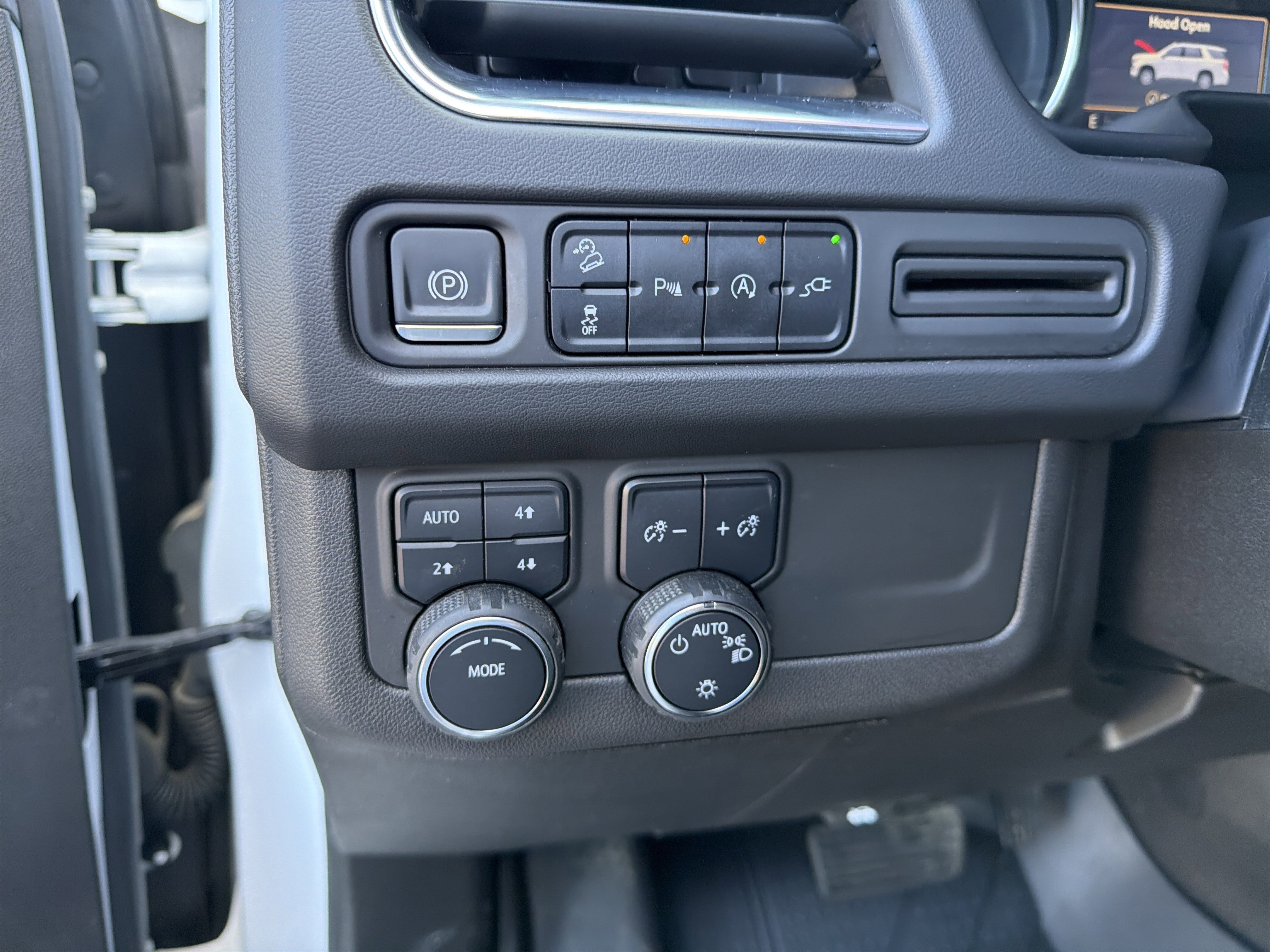Used 2021 Chevrolet Tahoe Z71 image 40