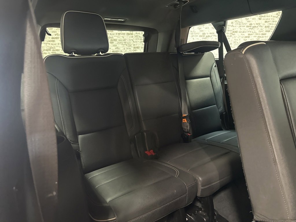 Used 2024 GMC Yukon XL SLT w/ SLT Luxury Package image 13