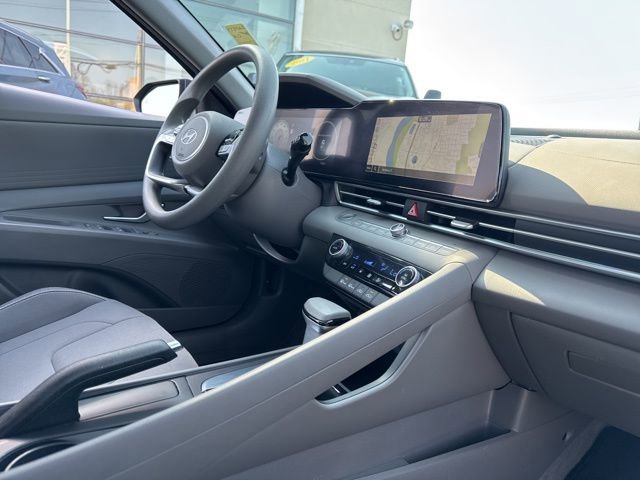 Used 2024 Hyundai Elantra SEL image 19