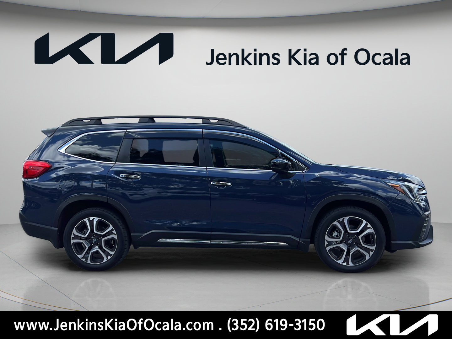 Used 2024 Subaru Ascent Touring AWD/4WD image 2