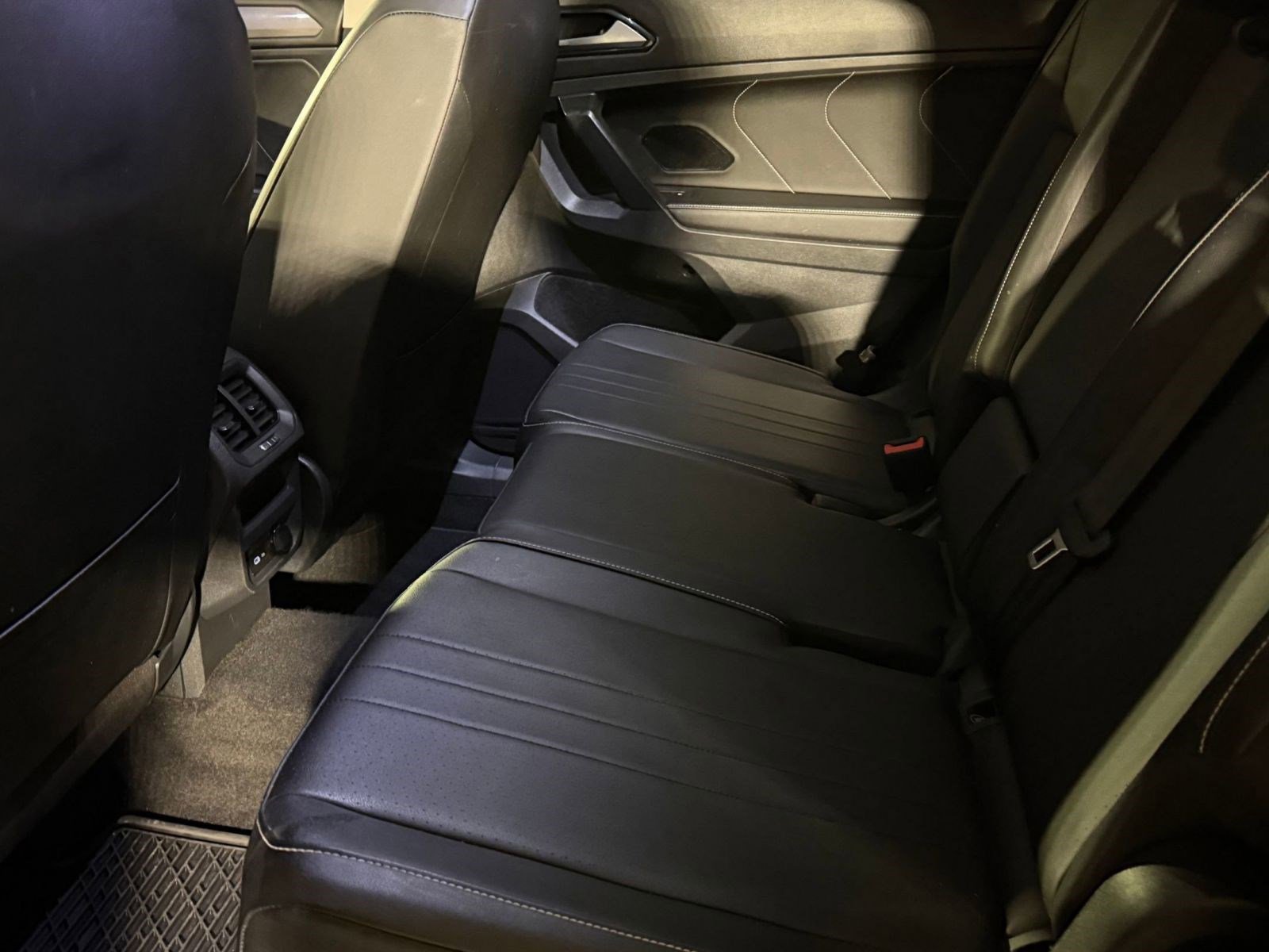 Used 2023 Volkswagen Tiguan SE image 22