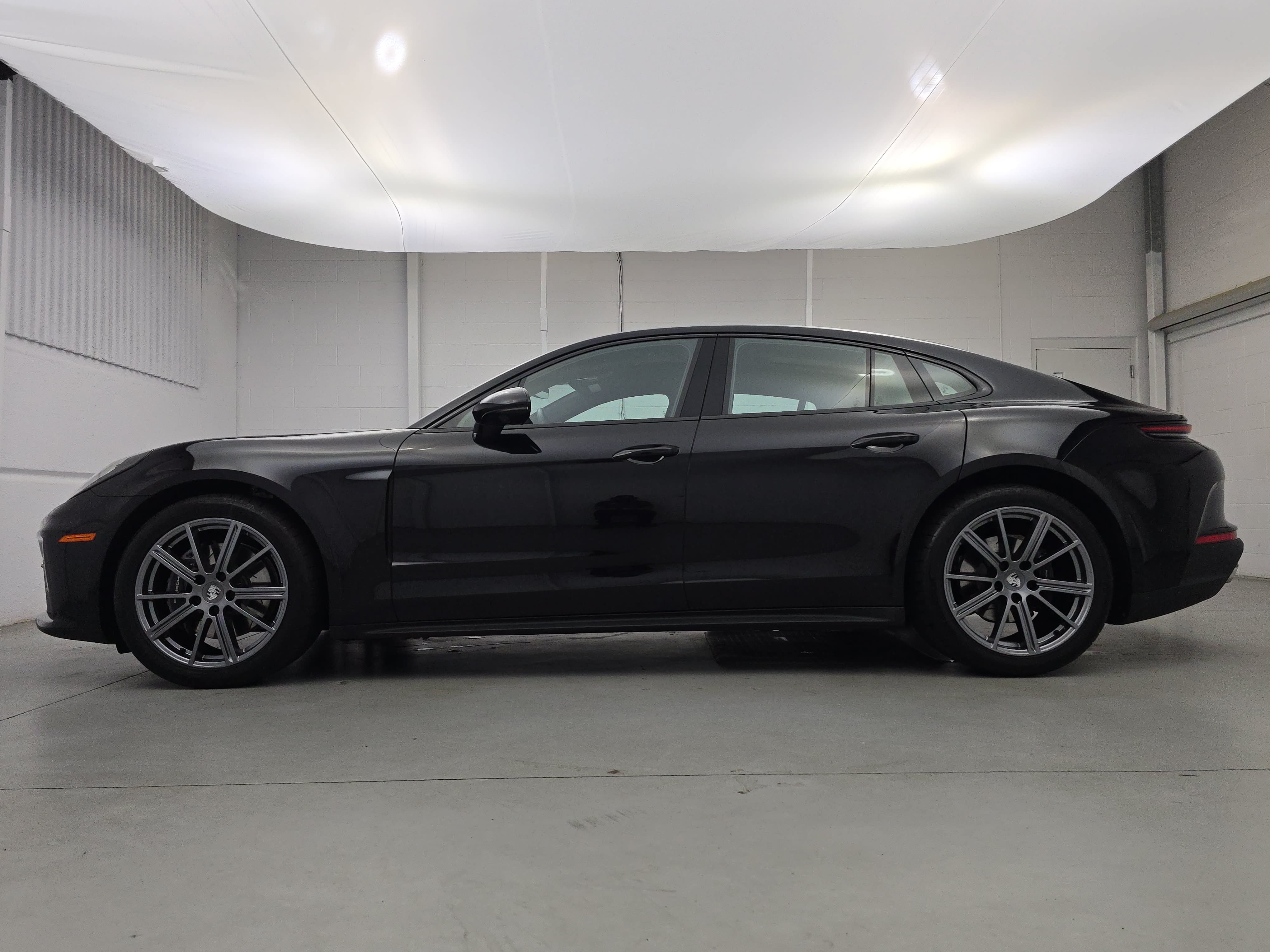 Certified 2025 Porsche Panamera 4 AWD/4WD image 2