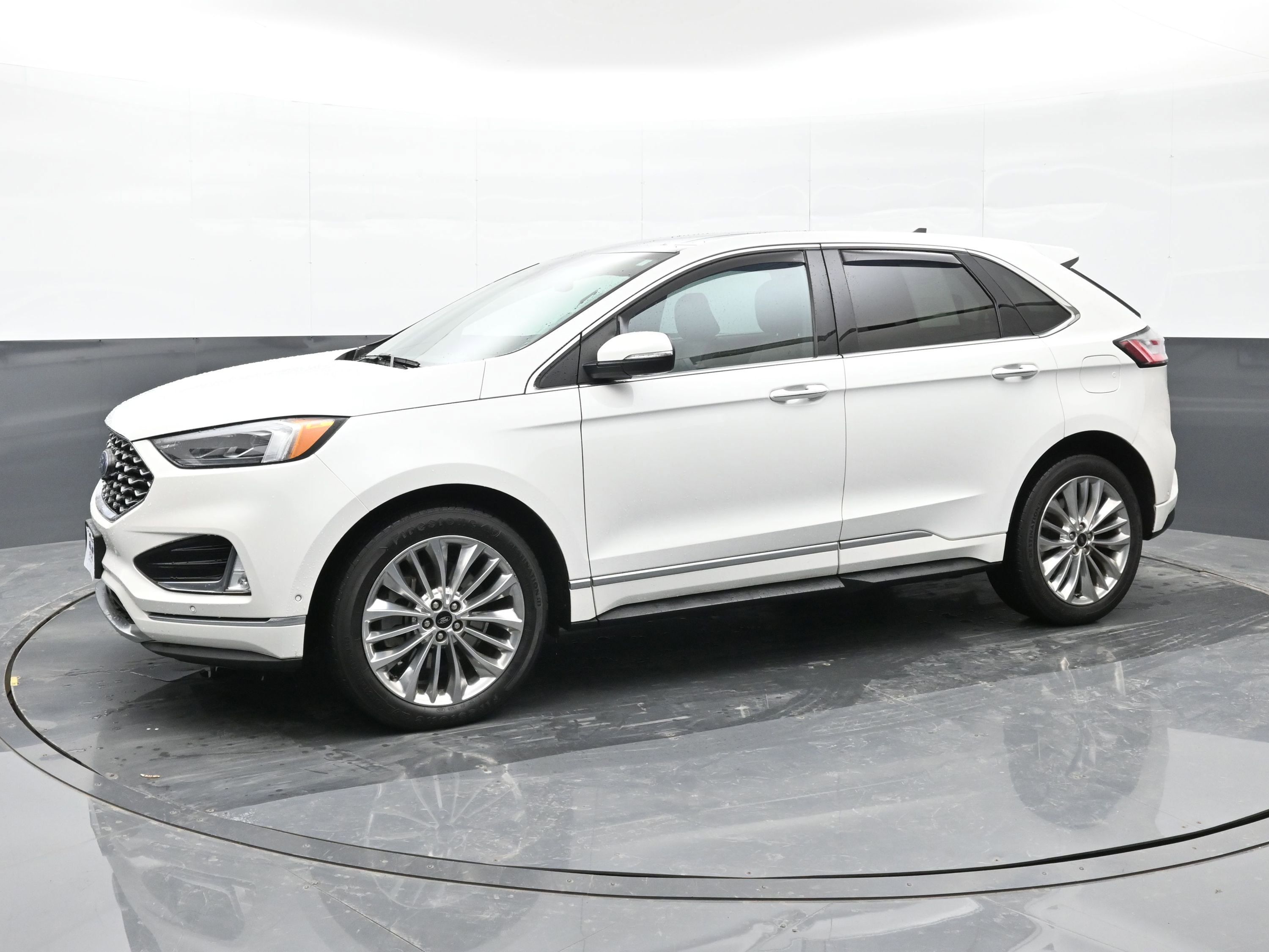 Used 2021 Ford Edge Titanium w/ Equipment Group 301A image 4
