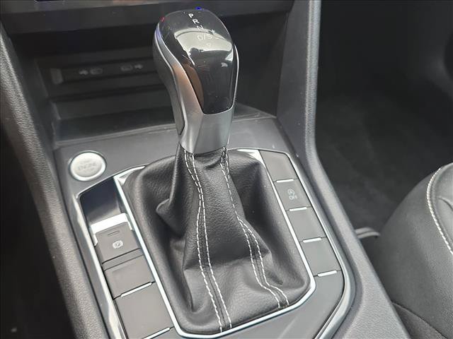 Used 2023 Volkswagen Tiguan SE w/ Panoramic Sunroof Package FWD image 15