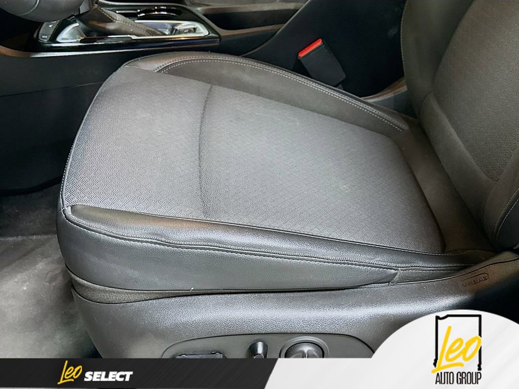 Used 2021 Buick Encore GX Select w/ Advanced Technology Package FWD image 19