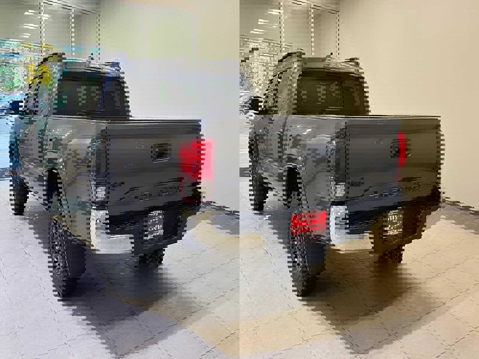 Used 2019 Toyota Tacoma SR5 image 4