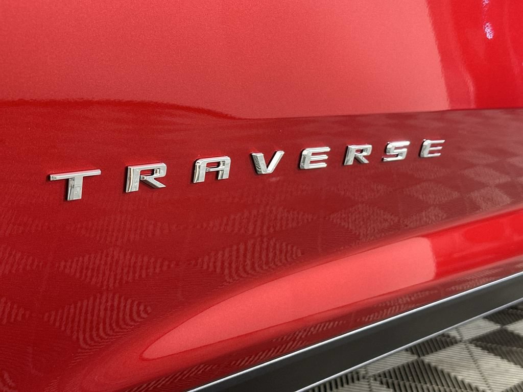 New 2027 Chevrolet Traverse LT w/ LPO, Floor Liner Package FWD image 32