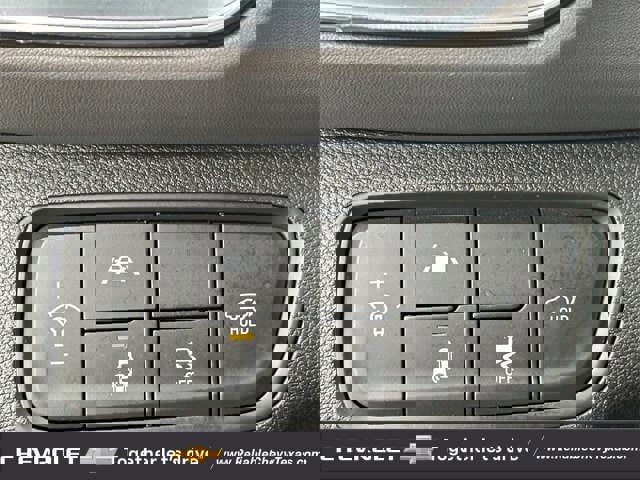 Used 2020 Hyundai Santa Fe SEL w/ Convenience Package image 25