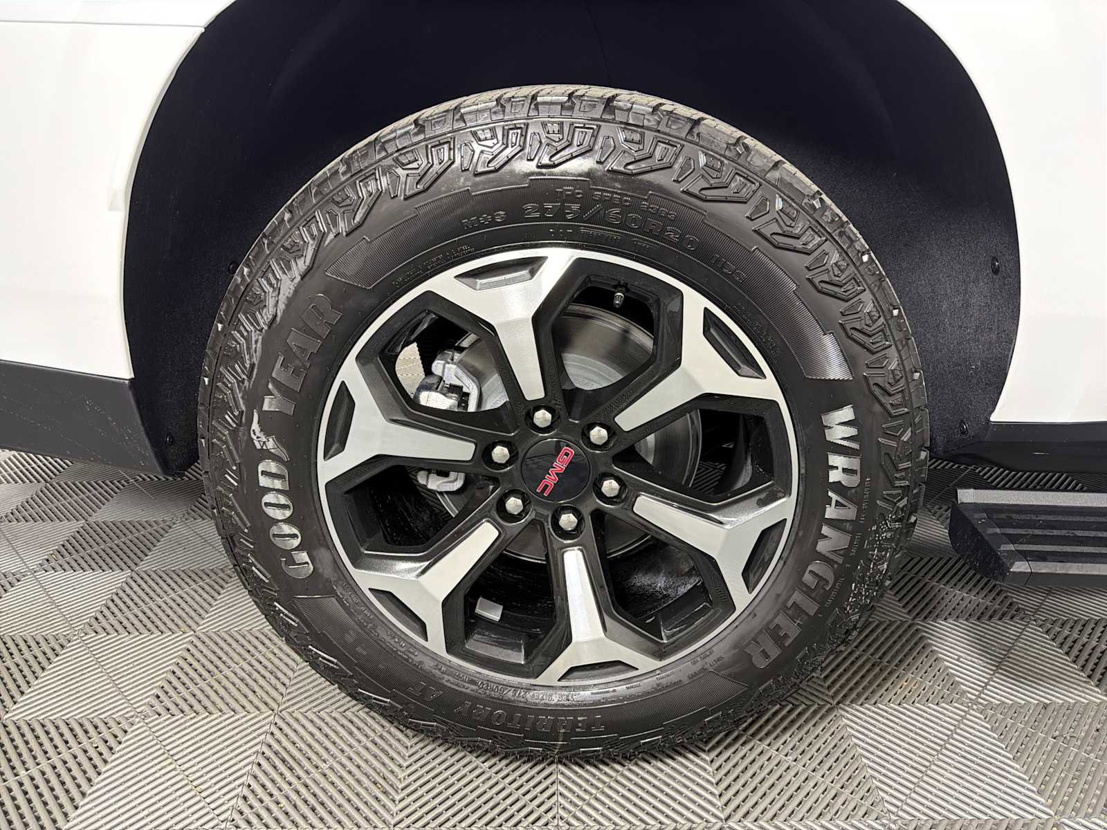 New 2026 GMC Yukon XL AT4 image 18