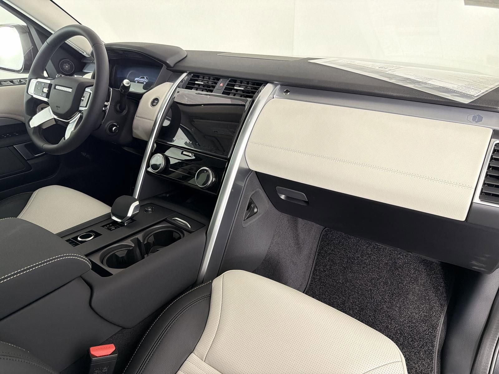 New 2026 Land Rover Discovery Limited Edition image 33