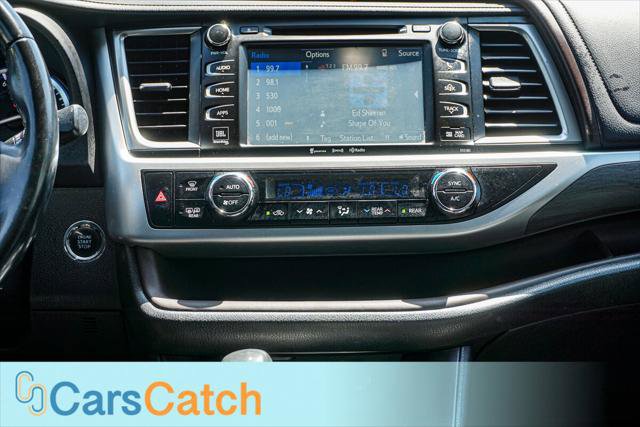 Used 2017 Toyota Highlander Limited Platinum AWD/4WD image 25