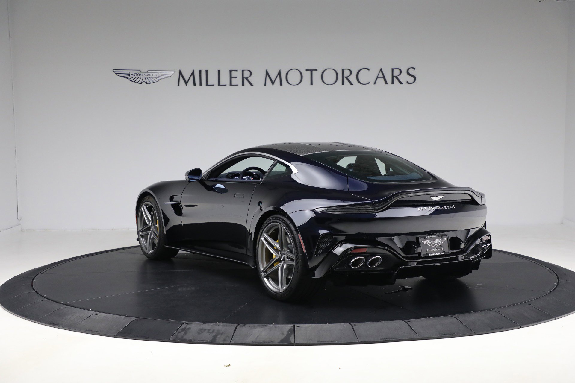 New 2026 Aston Martin V8 Vantage Coupe image 5