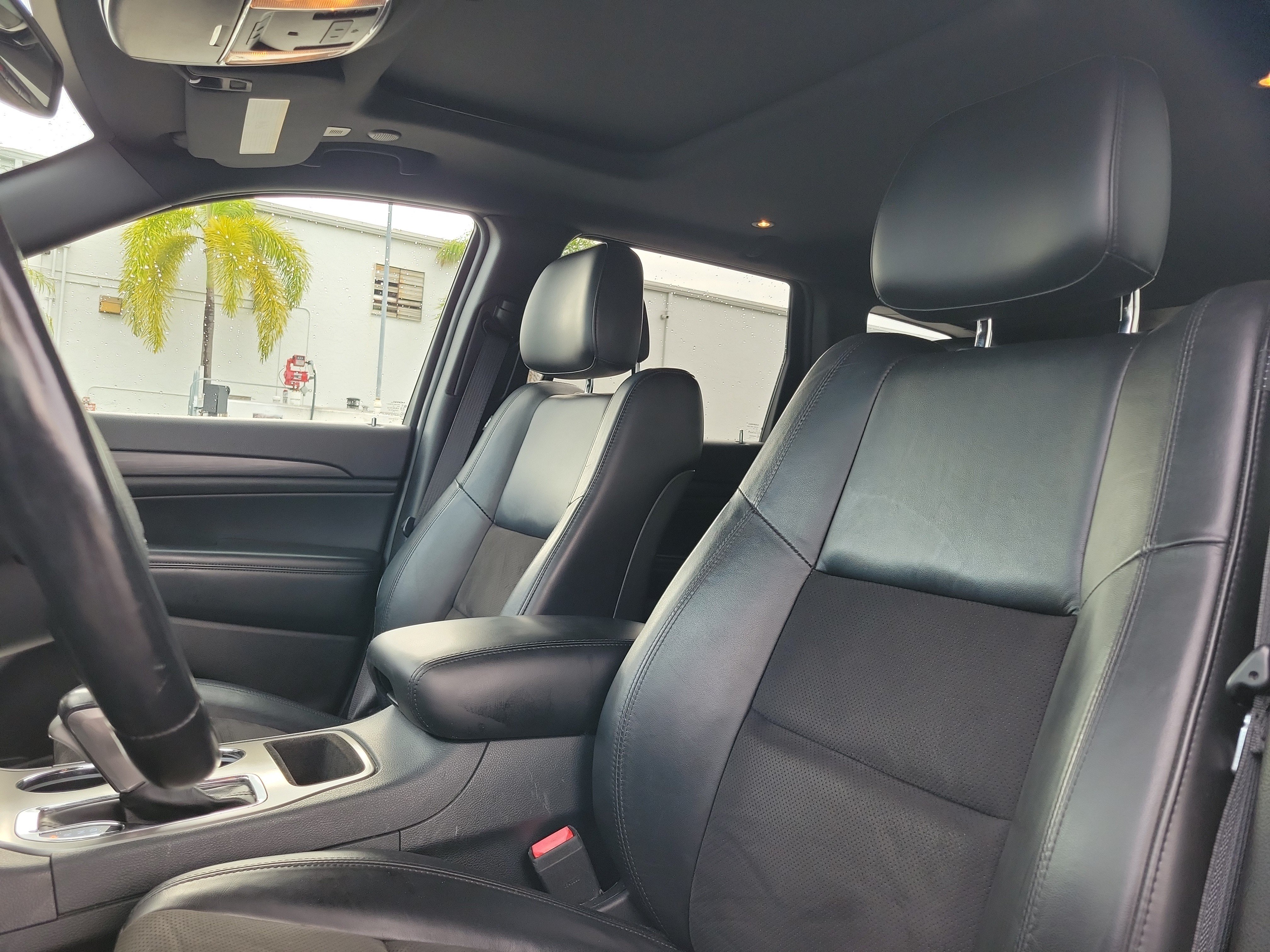 Used 2020 Jeep Grand Cherokee Altitude AWD/4WD image 22