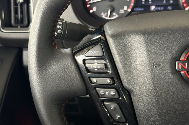 Used 2025 Nissan Frontier Pro-X RWD image 27