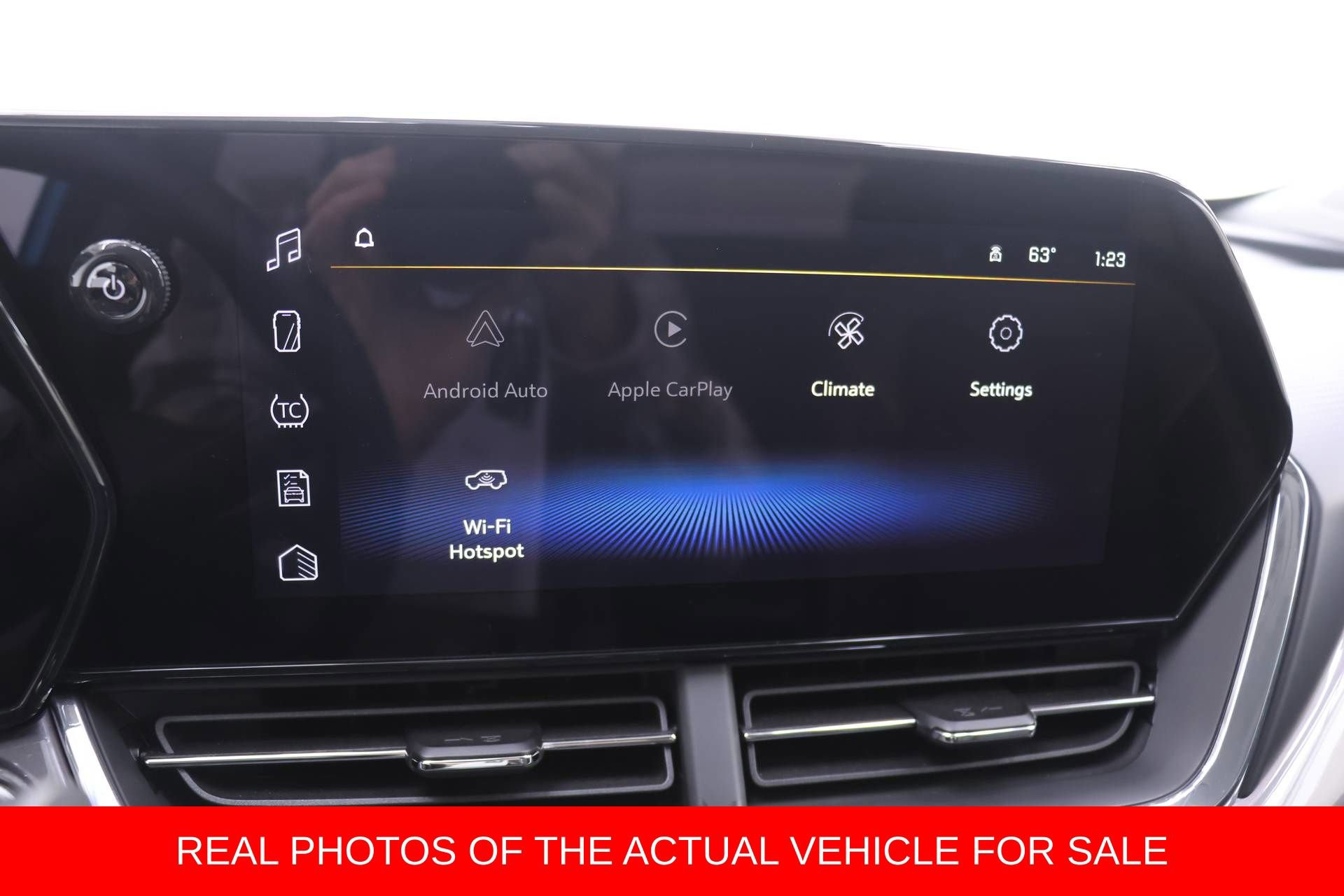 Used 2025 Chevrolet Trax ACTIV w/ Driver Confidence Package image 8