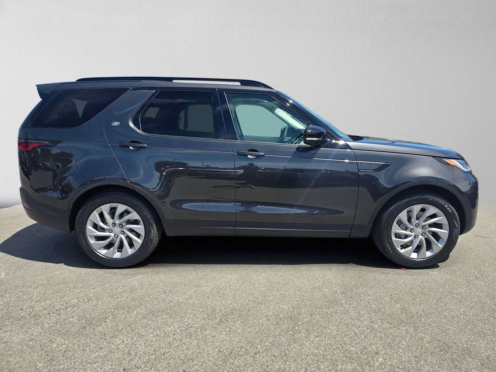 New 2026 Land Rover Discovery S AWD/4WD image 6