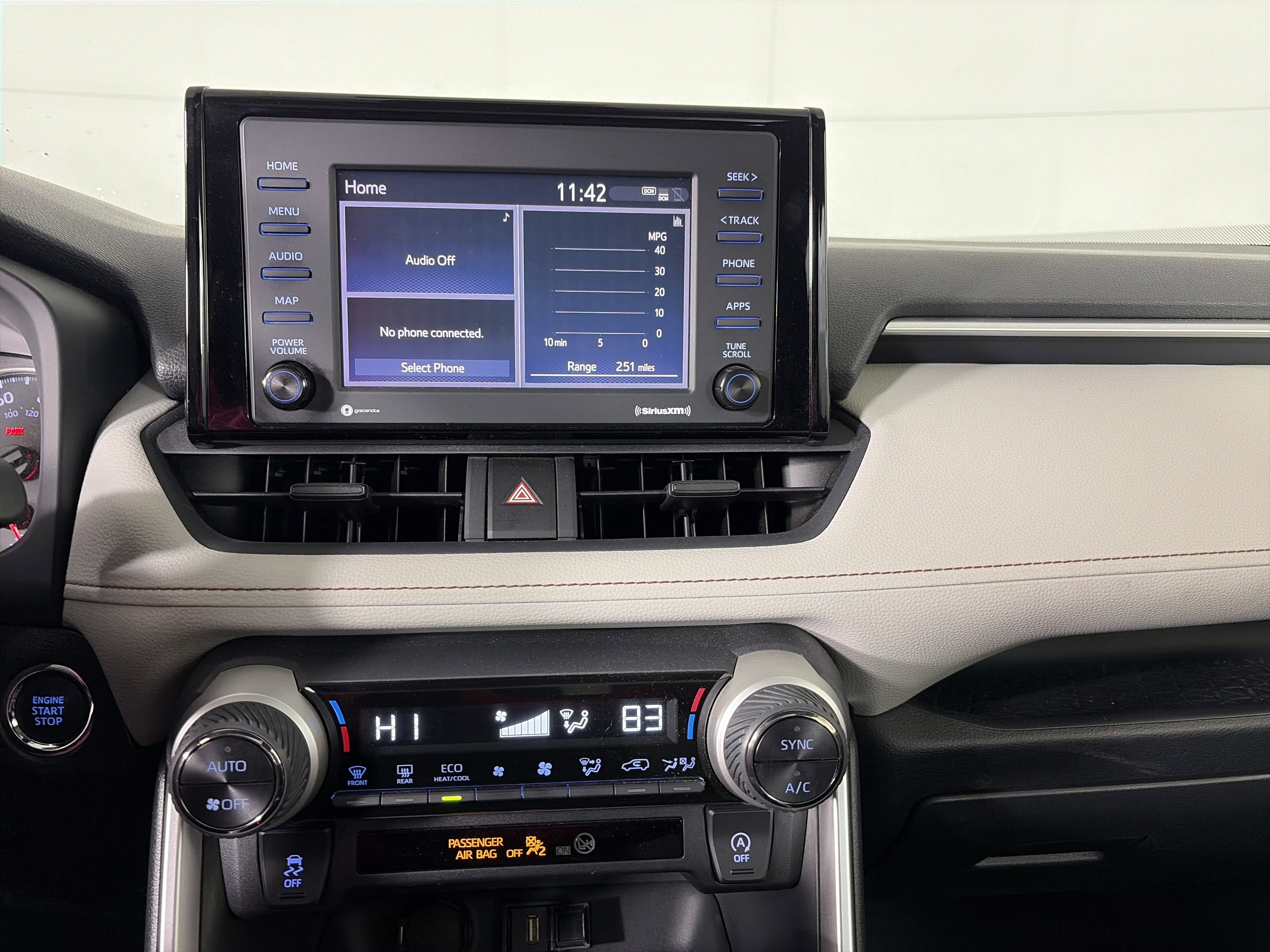 Used 2020 Toyota RAV4 XLE image 21