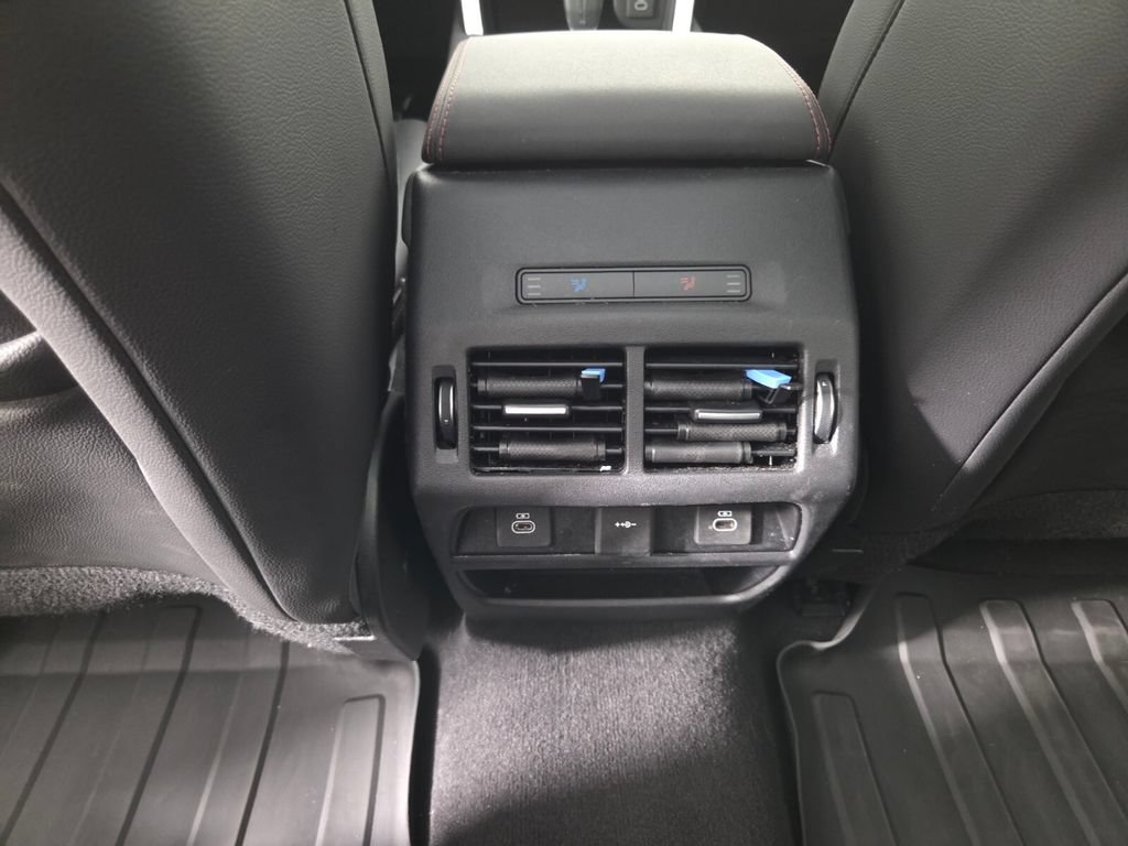 Used 2023 Land Rover Discovery Sport SE R-Dynamic AWD/4WD image 26