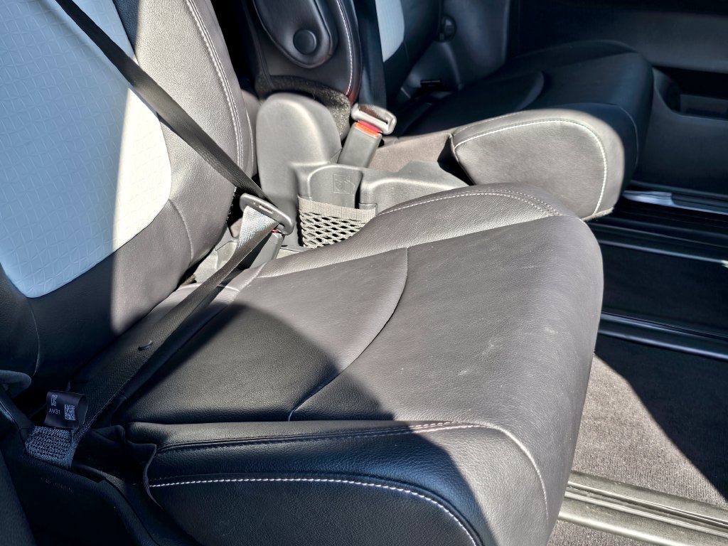 Used 2025 Toyota Sienna XSE AWD/4WD image 21
