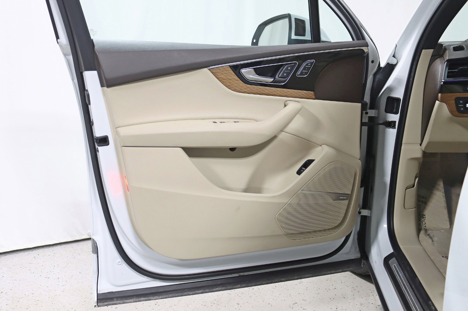 Used 2017 Audi Q7 3.0T Prestige image 38