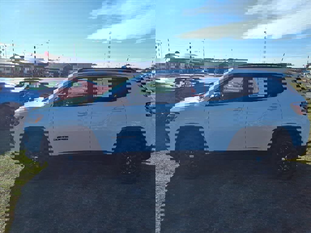 Used 2022 Jeep Compass Latitude image 19