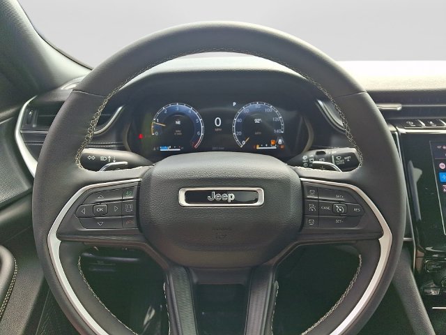 Used 2024 Jeep Grand Cherokee L Altitude AWD/4WD image 23